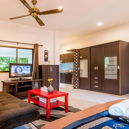 Tananza Resort & Homestay Phuket Nai Harn Kültér fotó