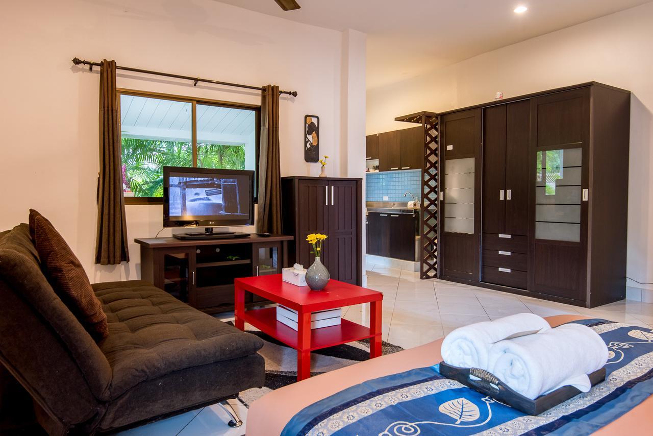 Tananza Resort & Homestay Phuket Nai Harn Kültér fotó