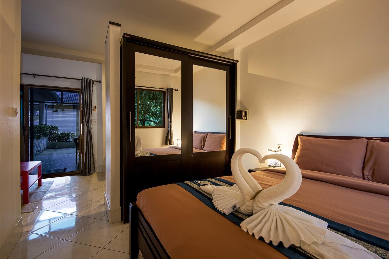 Tananza Resort & Homestay Phuket Nai Harn Kültér fotó